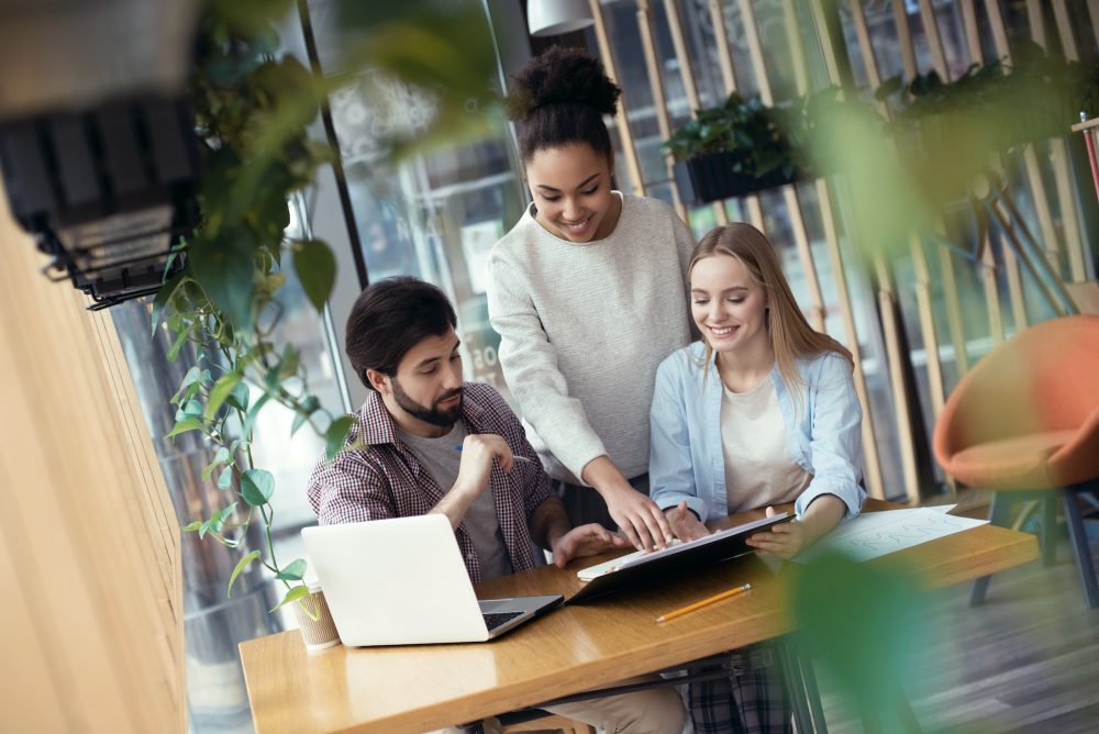Dicas para Maximizar a Produtividade em um Escritório Virtual de Alto Padrão